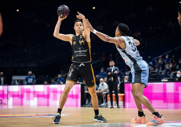 而是果断调 而是果断调