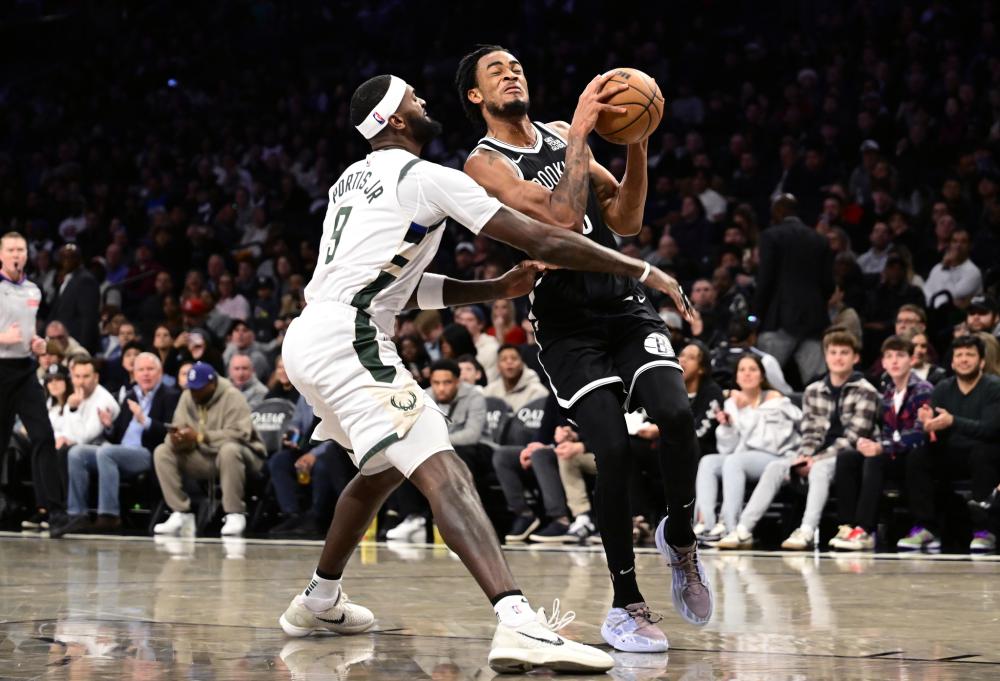 向余望背后 向余望背后